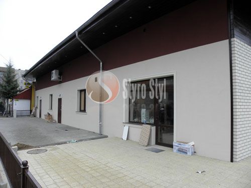 Kolory elewacji, modne elewacje 2024, kolorystyka elewacji, sztukateria, gzymsy