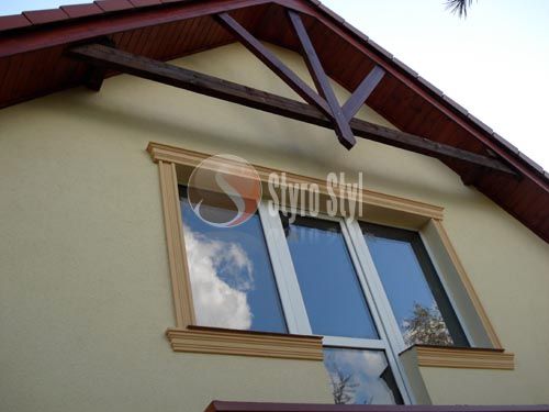 Kolory elewacji, modne elewacje 2024, kolorystyka elewacji, sztukateria, gzymsy