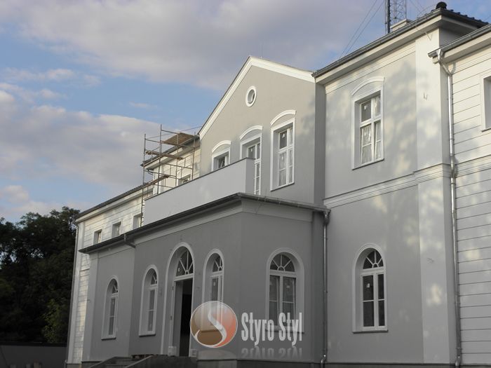 najładniejsze elewacje domów, sztukateria elewacyjna, kolory elewacji, elewacje