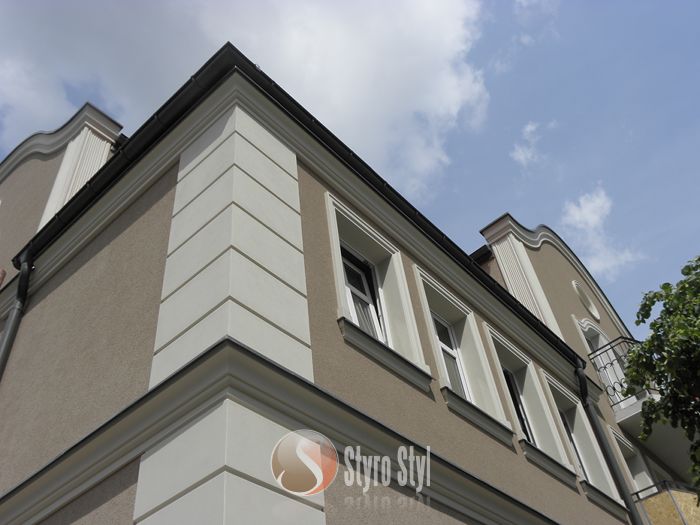 Gzymsy styropianowe elewacyjne powlekane żywicą